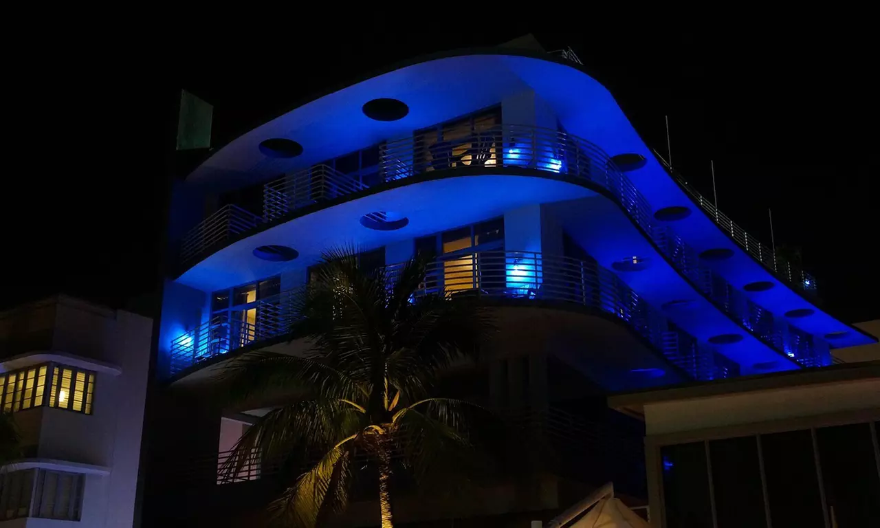Self-guided tour for 2 hrs Wynwood / Miami Beach / Downtown Miami