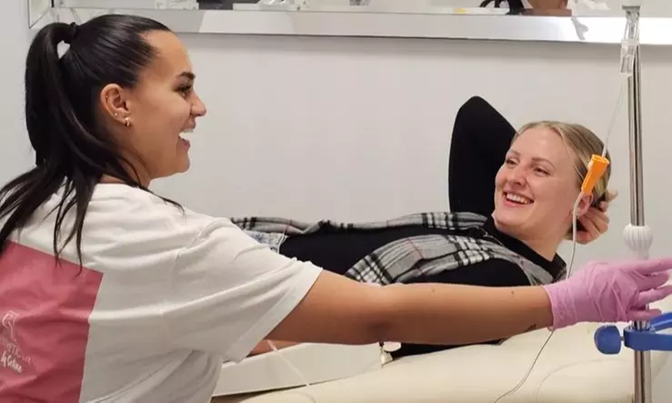 Mesotherapie für Haare oder Gesicht oder Hyaluron-Lippeninjektion