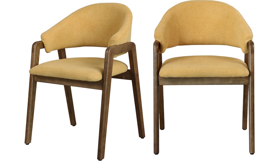 Image 37: Sillas de comedor tapizadas con patas de madera Woolden, de Doosense