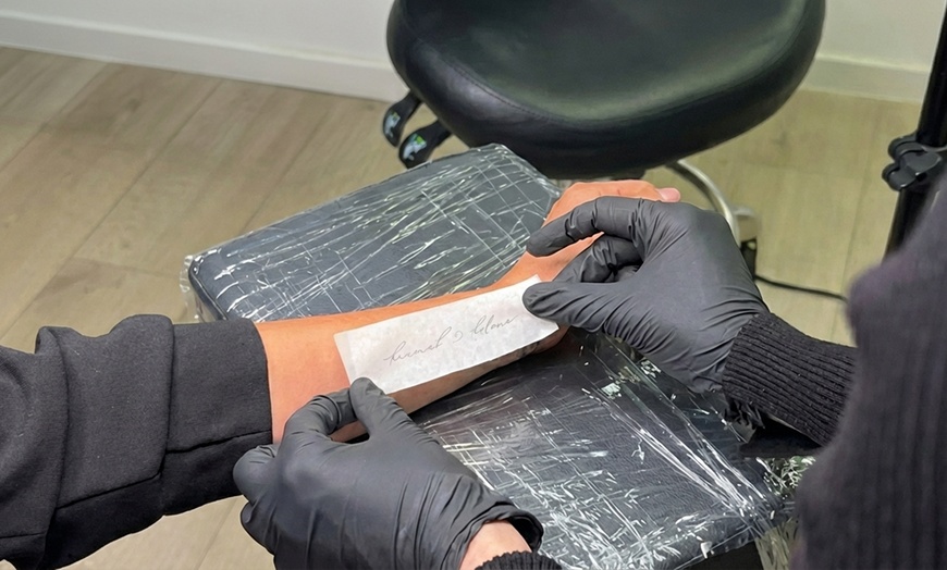 Image 2: 1 Fineline Tattoo klein (bis 5 x 5 cm) oder mittel (bis 4 x 8 cm)