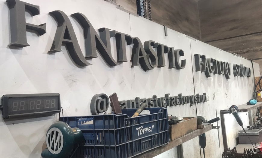 Image 6: Curso para crear un cuchillo en forja con snacks y refresco para 1 o 2