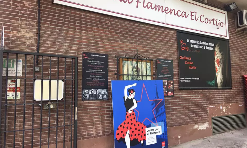 Entrada a espectáculo de flamenco en Taberna Flamenca El Cortijo