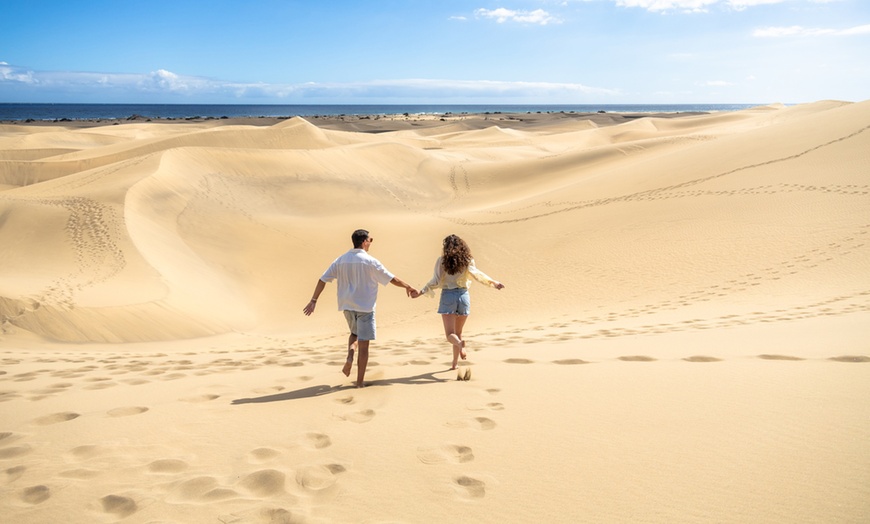 Image 4: Sesión fotográfica en exteriores con fotos editadas en alta resolución