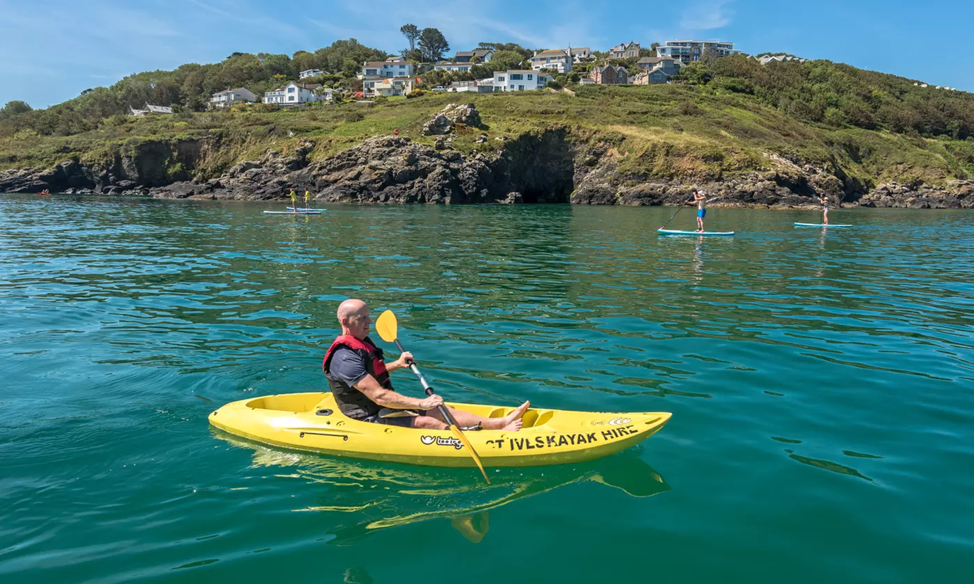 One-Hour Single or Double Kayak or Paddleboard Hire