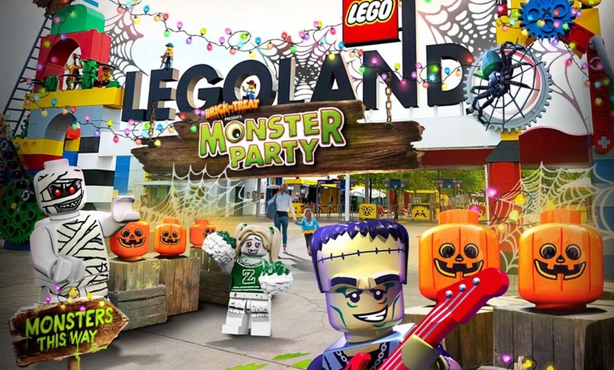 Image 4: Steps from LEGOLAND with fun themed rooms & early park entry