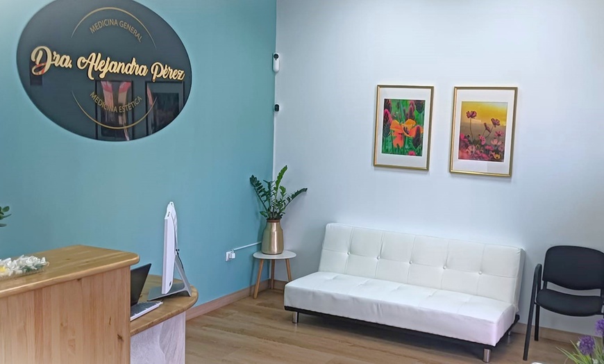 Image 3: Tratamiento reafirmante inyectable en tercio superior facial