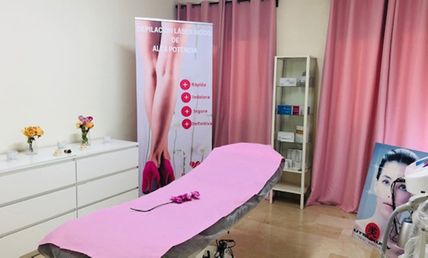 Image 1: Ritual relajante con envoltura de lodos nutritivos y masaje