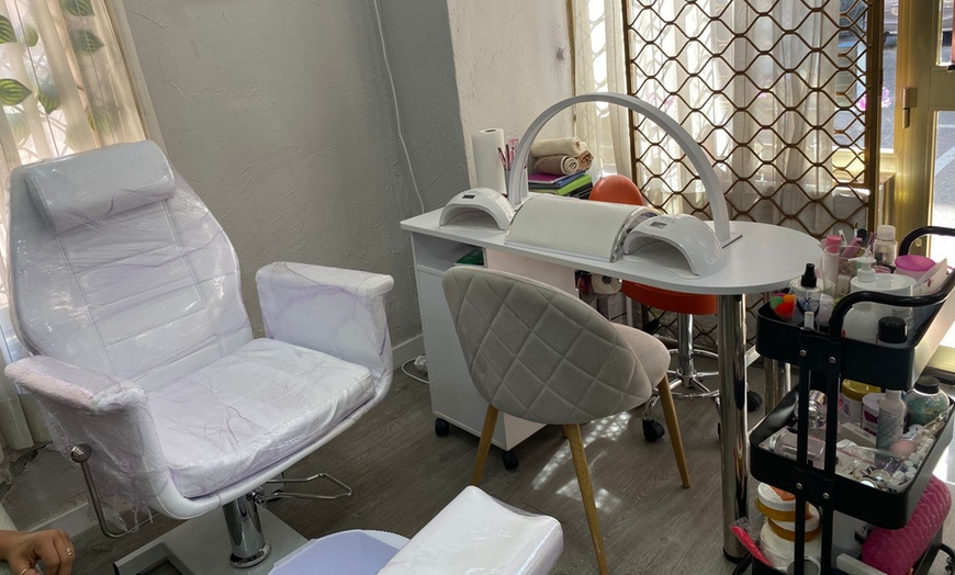 Image 3: Corte de puntas, tratamiento de repolarización y opción a tinte/mechas