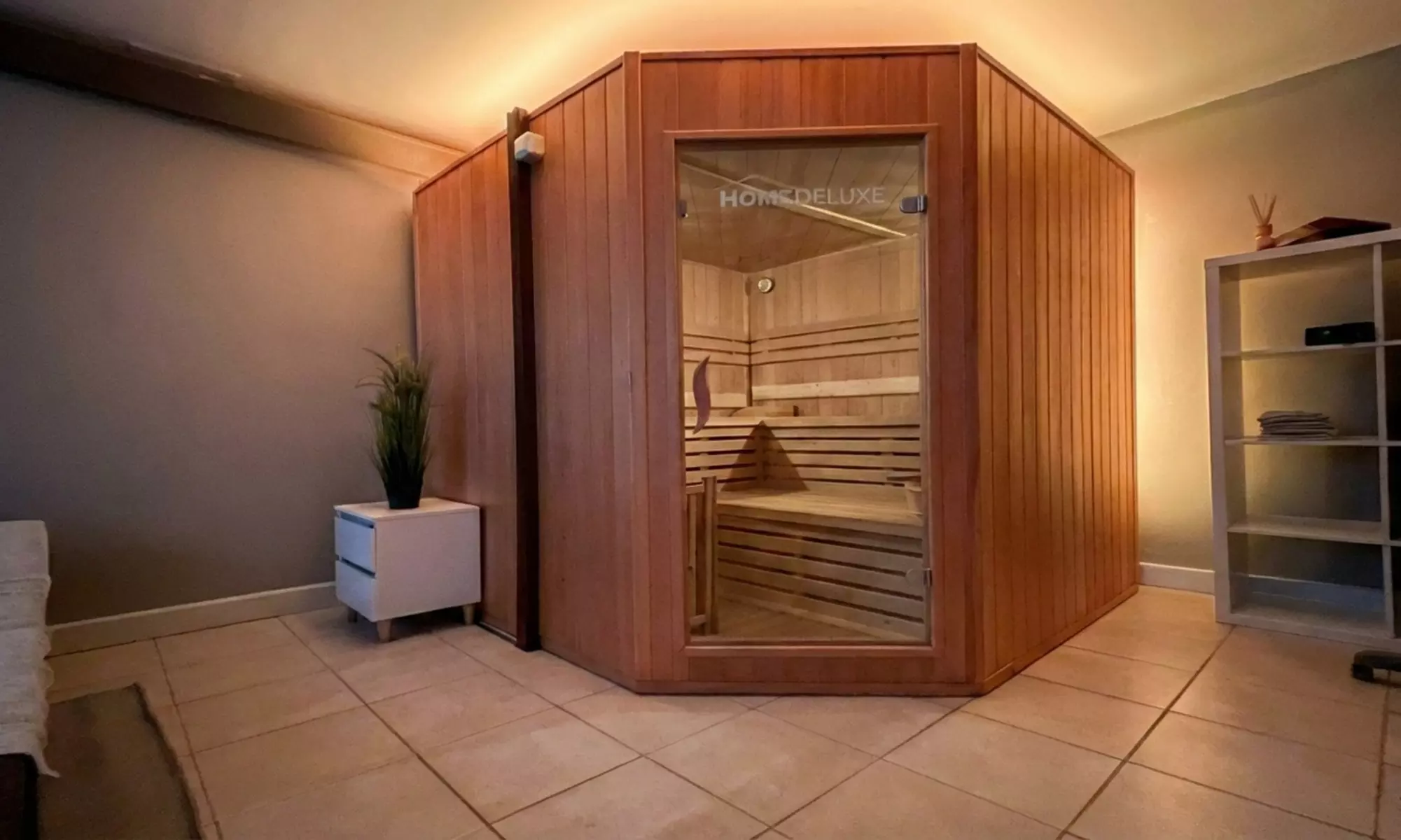 Private Spa: Floating od. Sauna, inkl. Leihhandtuch, Föhn und Duschgel