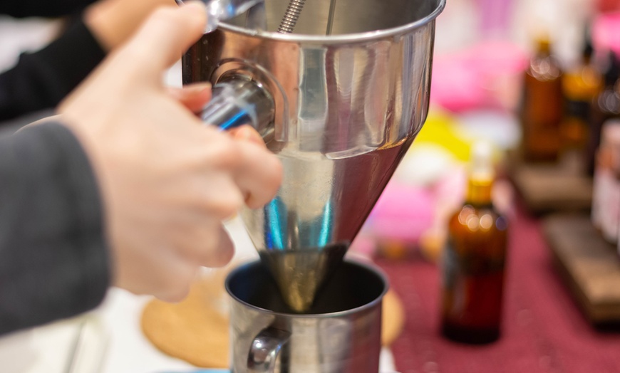 Image 22: Crea tus propias velas - 2 velas durante 3h con bebida 