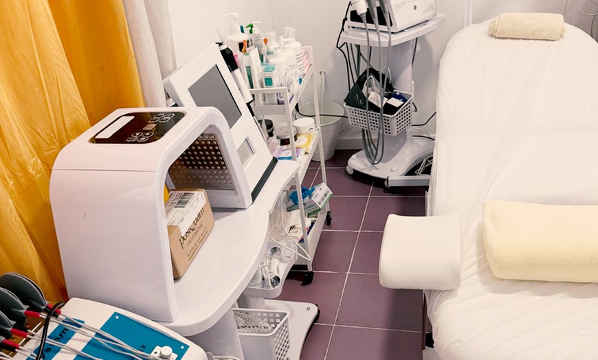 Image 15: Tratamiento de rejuvenecimiento facial con 10 o 20 hilos tensores PDO