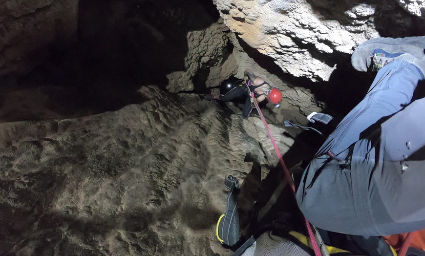 Image 11: Puenting, descenso de barrancos, espeleología o vía ferrata