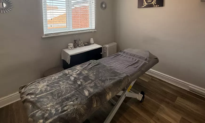 Image 1: Indulge in a 60min Pamper Package of your Choice