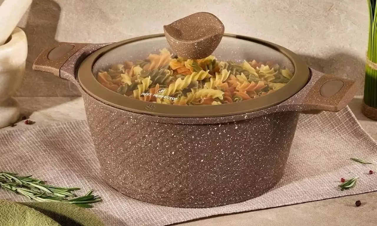 Set di pentole con coperchi in vetro