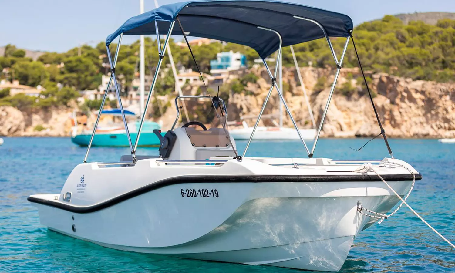 Alquiler de barco sin conductor y sin licencia hasta 6 personas