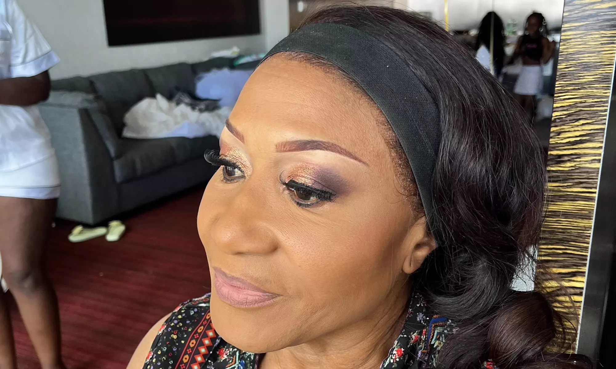 Makeup Application Sessions for Soft Glam, Full Face & Special Hours