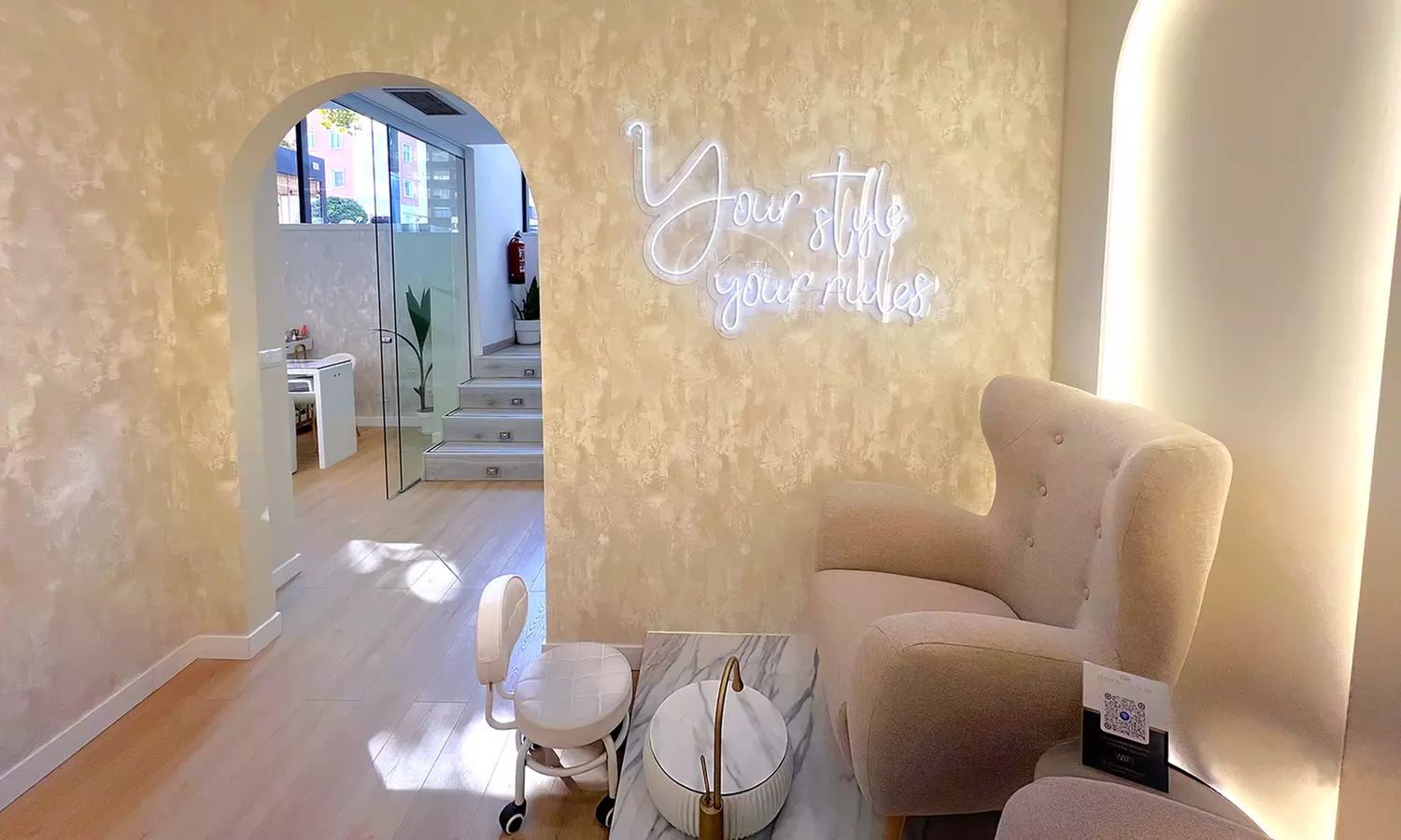 Manicura, pedicura o manipedi con esmalte normal o semipermanente