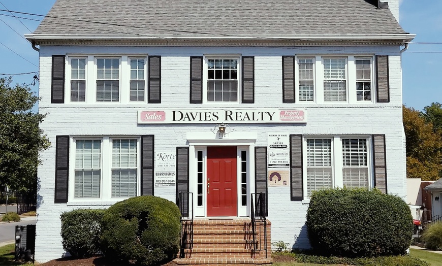 Image 2: One or Two 60 Minute Deep Tissue, Swedish, or Therapeutic Massage