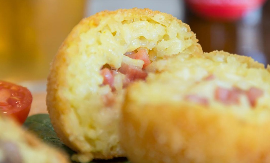 Image 7: Recarga energías: brunch o drunch de 5 platos para 2 o 4 personas 