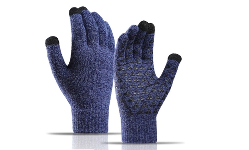 Image 3: Warm Knit Touchscreen Gloves