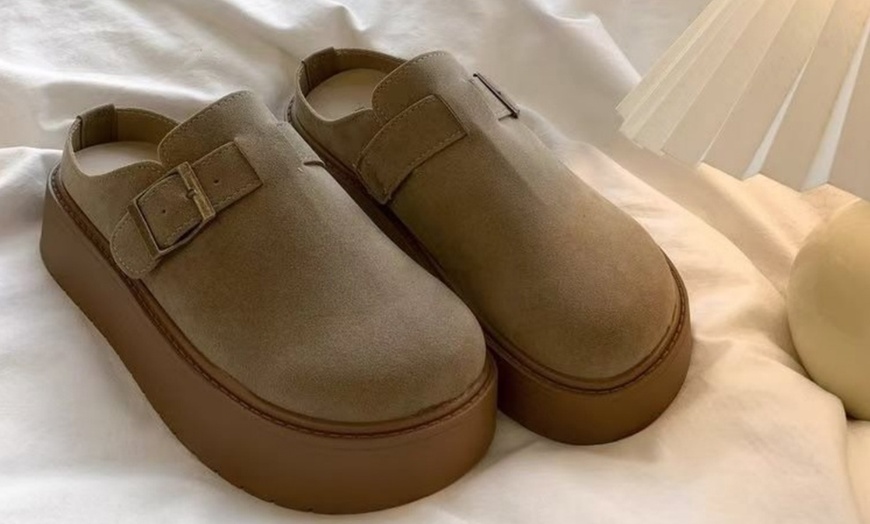 Image 9: Stylish Buckled Platform Loafers