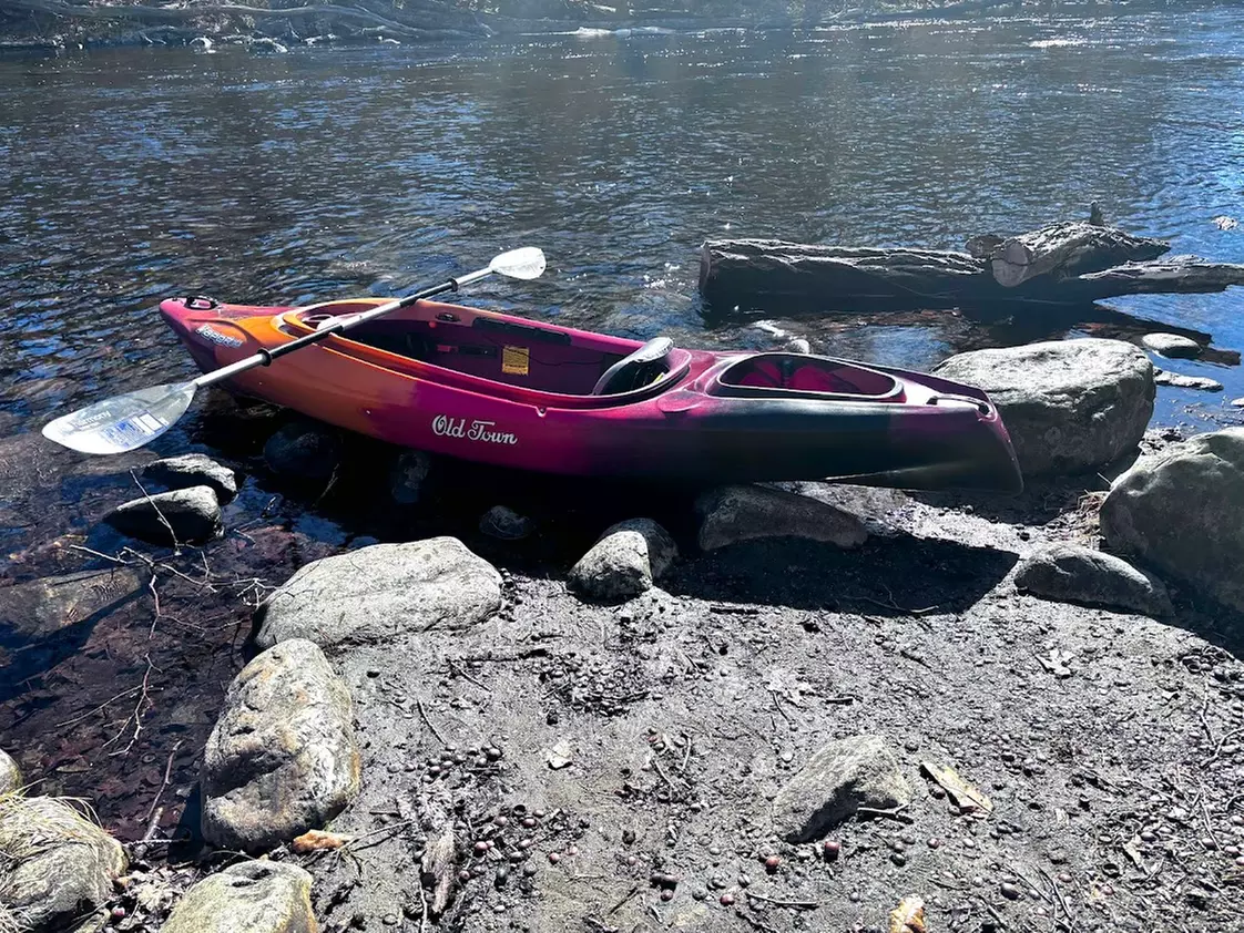 Scenic Farmington River Paddle – Canoe or Kayak Rental