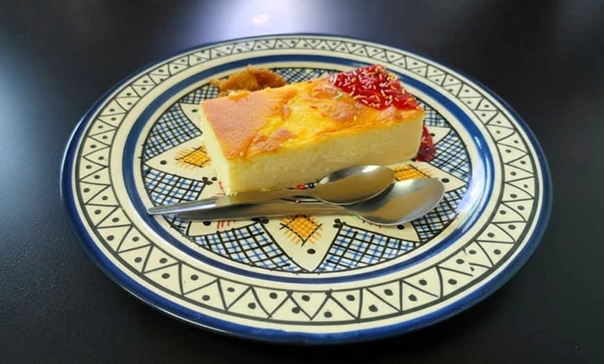 Image 6: Menú Esencial o Premium con entrante, principal, postre, bebida o vino