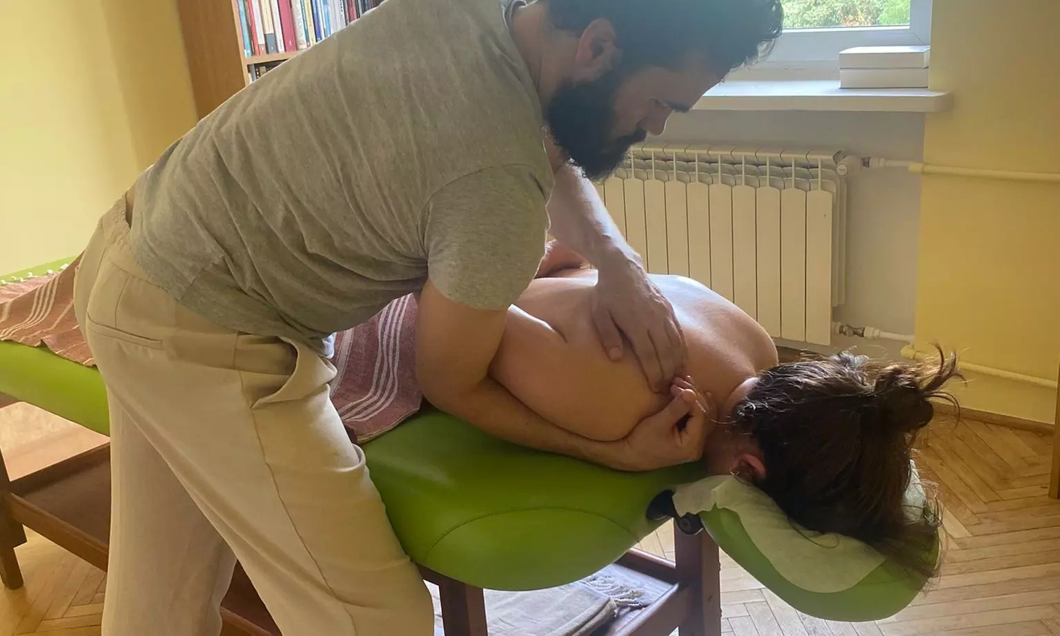 Tradycyjny masaż balijski lub lomi lomi dla pełnego relaksu