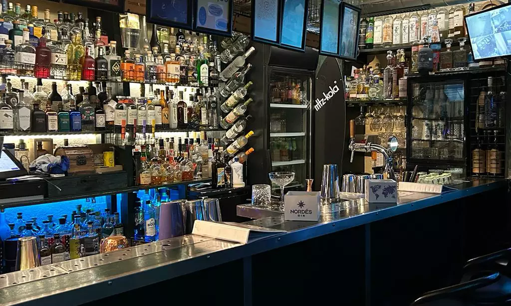 Bottom's up: gin of cocktail experience