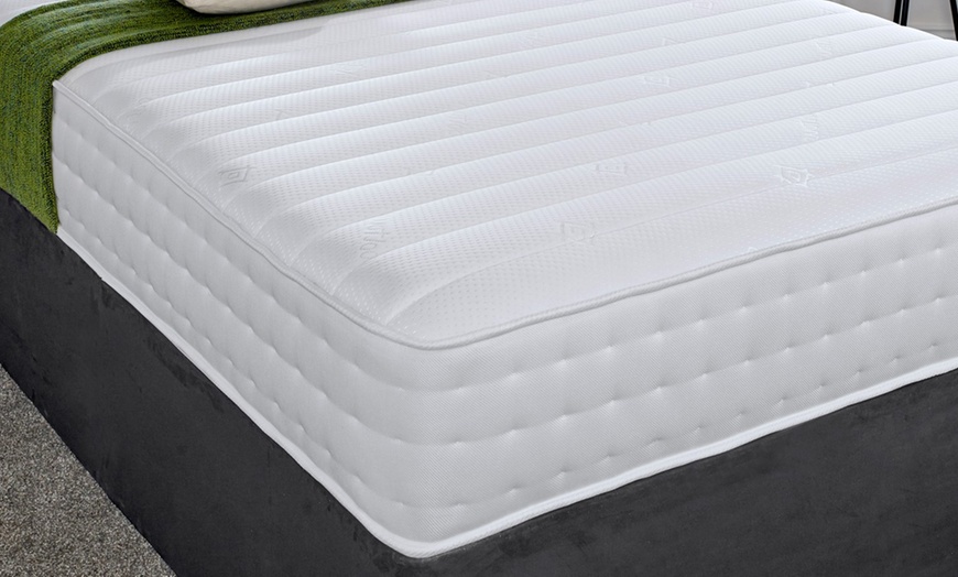 Image 3: 1000 Pocket Sprung Memory Foam Micro Quilted Mattress