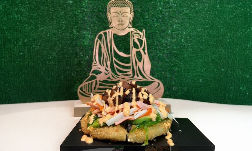 Image 9: Menú sushi lovers para 2 o 4 personas