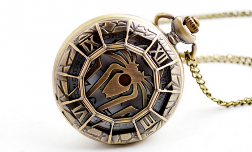 Image 5: Clamshell Unisex Pocket Watch