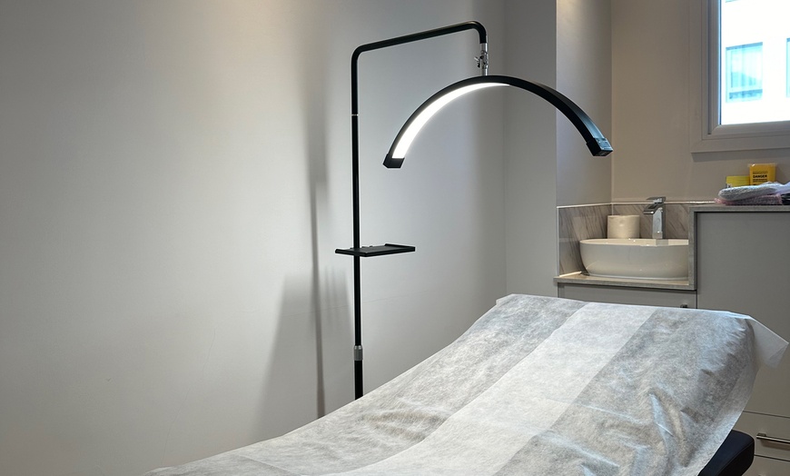 Image 3: Experience Rejuvenation: Deep Cleansing Facial for Women or Men