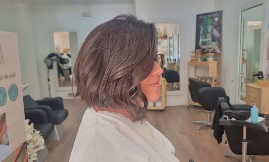Image 4: Sesión de peluquería completa con opción a tinte o mechas
