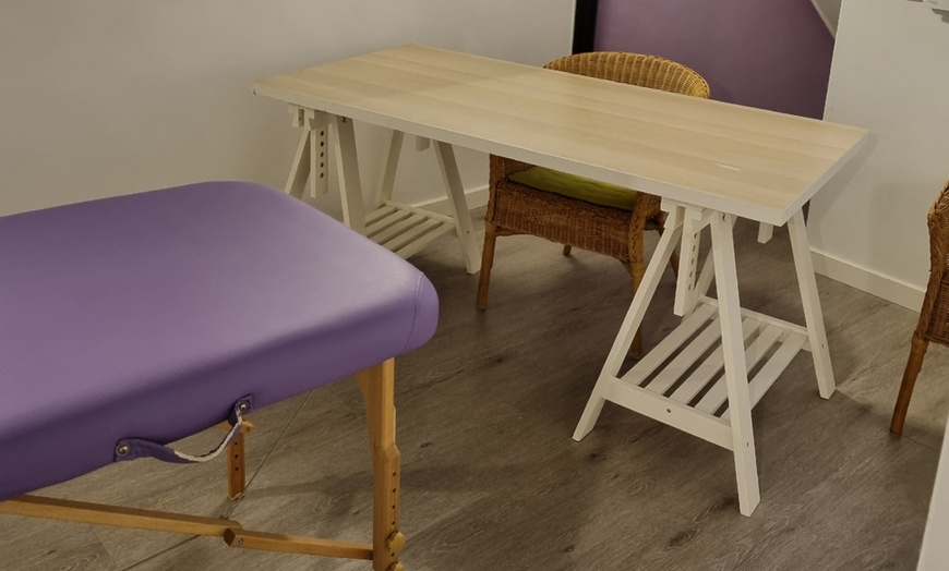 Image 2: Massage psycho-corporel californien ou coffret avec réflexologie d'1h