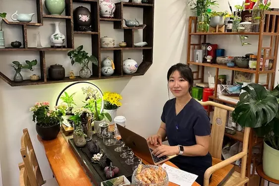 Rejuvenating Japanese-Korean Pore Refining & Hydrating Facials