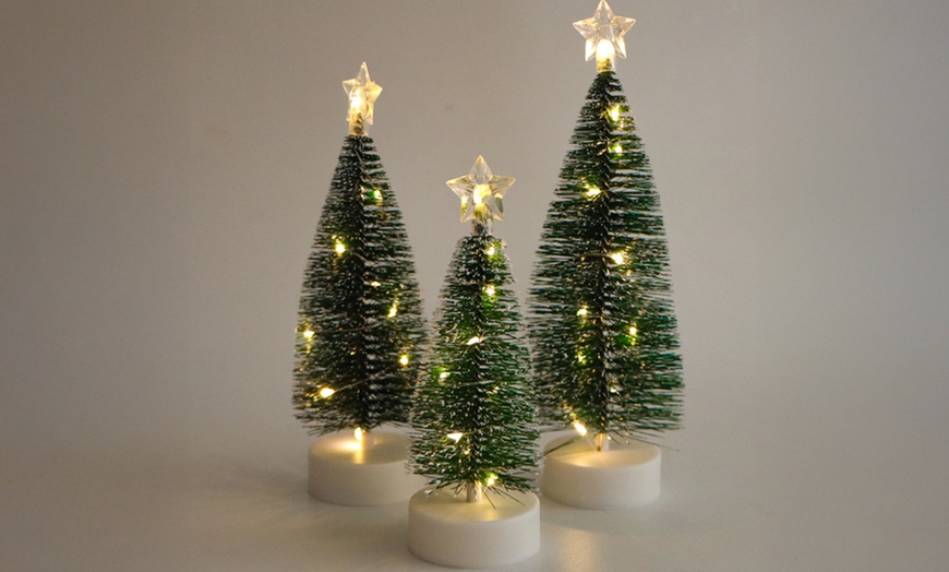 Image 4: Three-Pieces Tabletop Christmas Tree with Lights