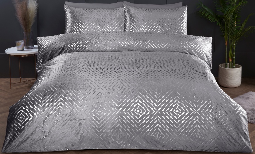 Image 2: Bellagio Gold Foil Embellished Duvet Set