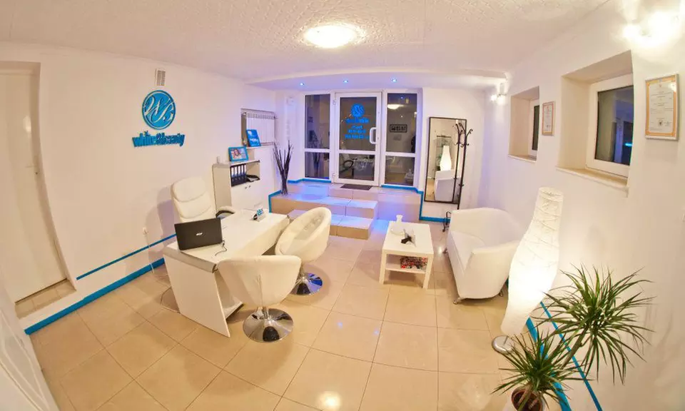 Laserowe wybielanie zębów lampą Beyond