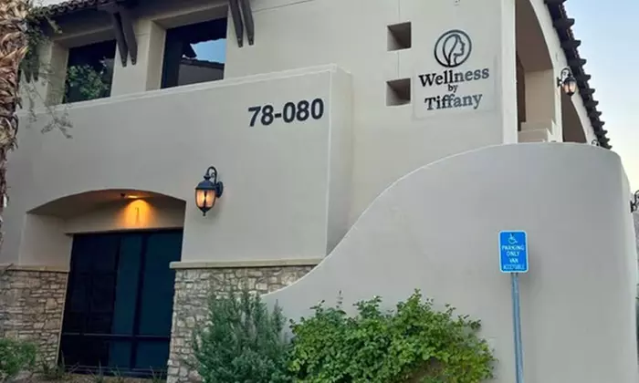 Deluxe Hydro Facial Packages for Glowing Skin