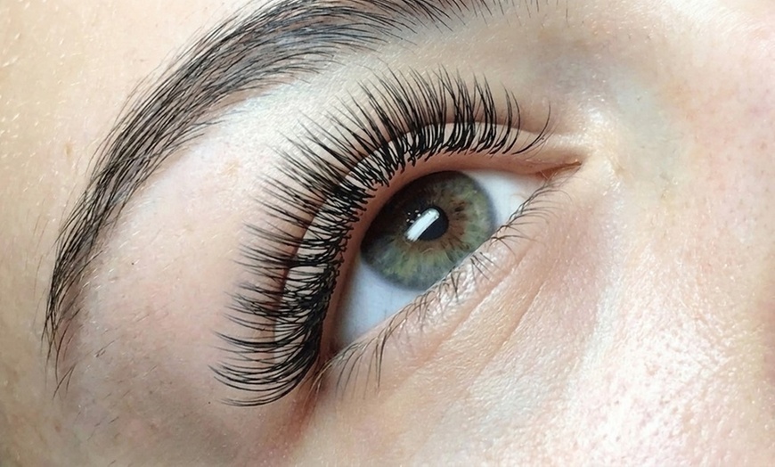 Image 2: Custom LED Eyelash Extension Full Sets
