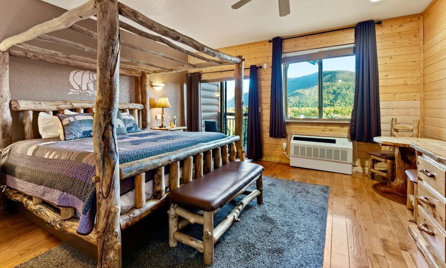 Image 23: Colorado Lodge near Rocky Mountain National Park