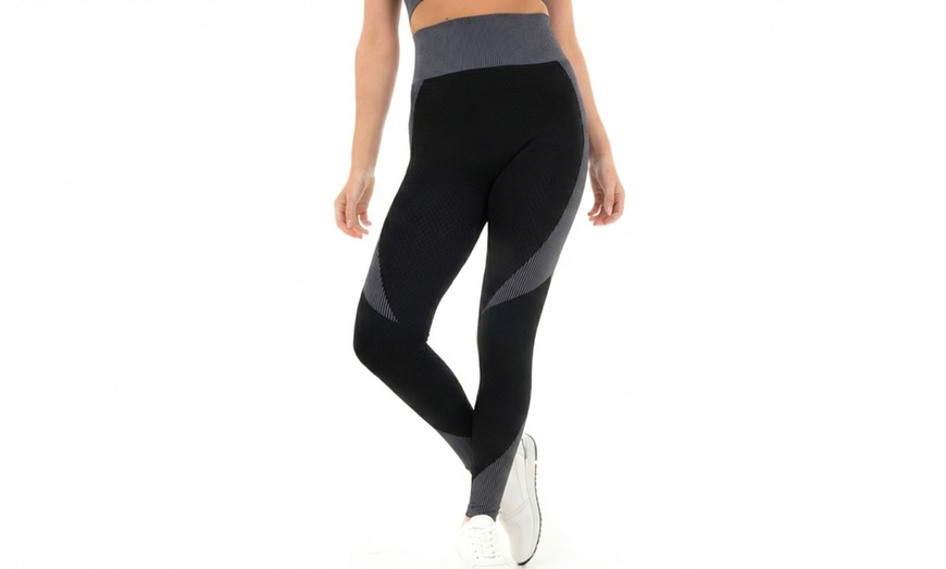 Image 4: Women’s High-Waist Textured Panel Leggings with 4-Way Stretch