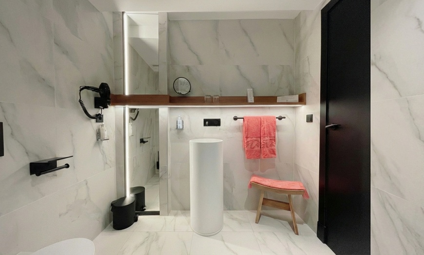 Image 5: ✈ Ibiza: Volo diretto più 3 o 7 notti in hotel 4* con Spa