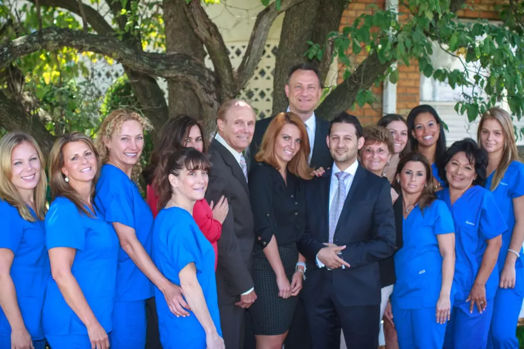 Achieve Youthful Looks with Juvéderm Dermal Fillers