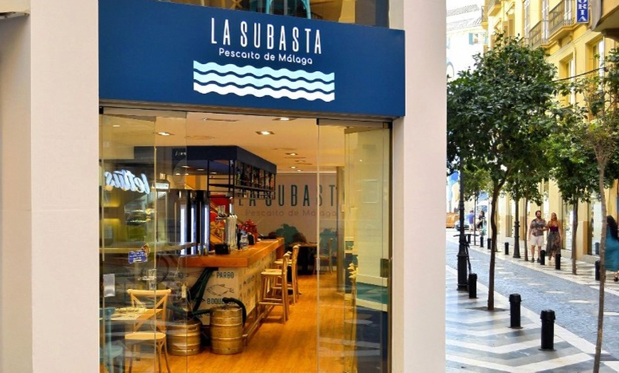 Image 7: Menú de mariscada para dos con botella de vino en el centro de Málaga