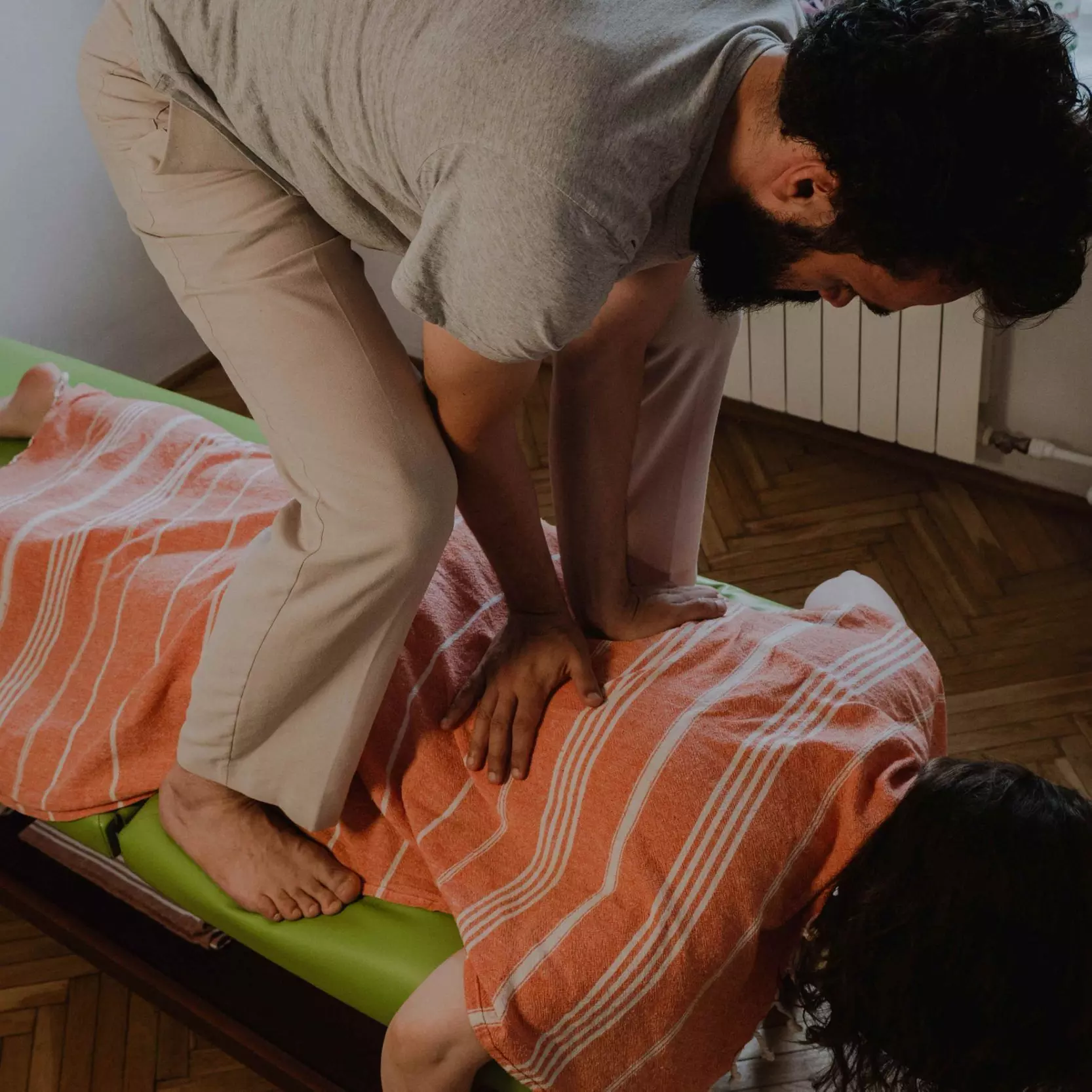 Tradycyjny masaż balijski lub lomi lomi dla pełnego relaksu