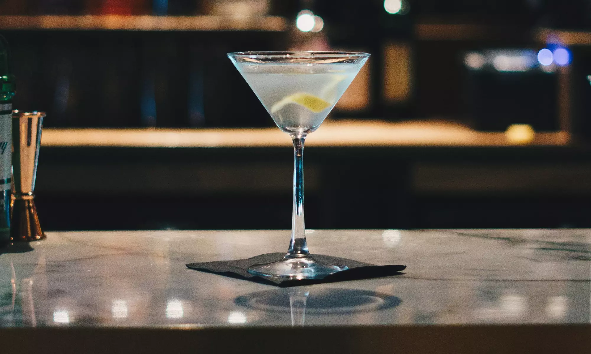 2 oder 4 Cocktails mit Nachos & 2 Dips oder saisonalem Obstteller (bis 37% sparen) - Primary Image