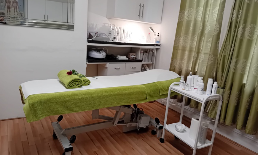 Image 2: Up to 49% Off on Massage - Full Body at Bodyline Plus