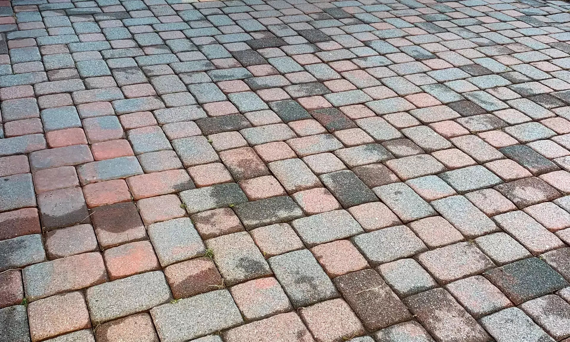 Spruce Up Your Driveway & Sidewalk w/ Power Washing/Roof/Pool Cleaning